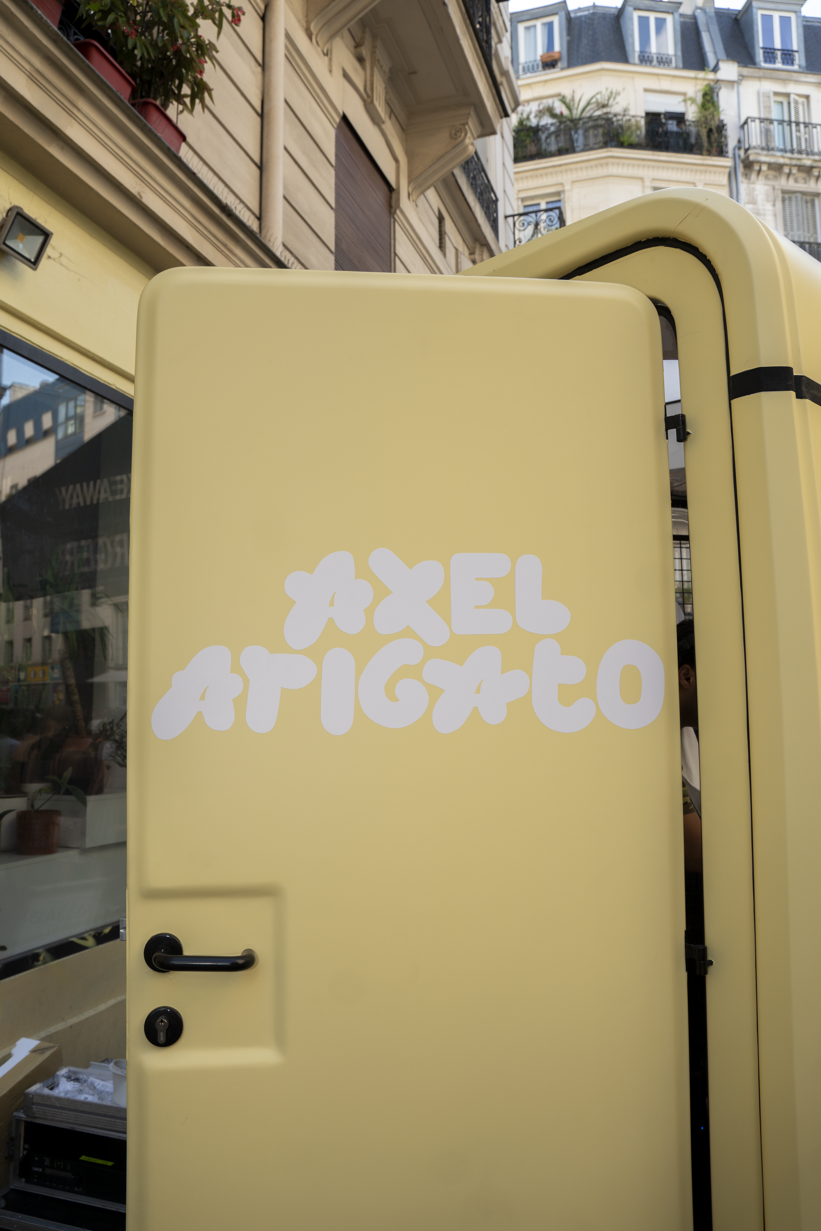 Axel Arigato 01