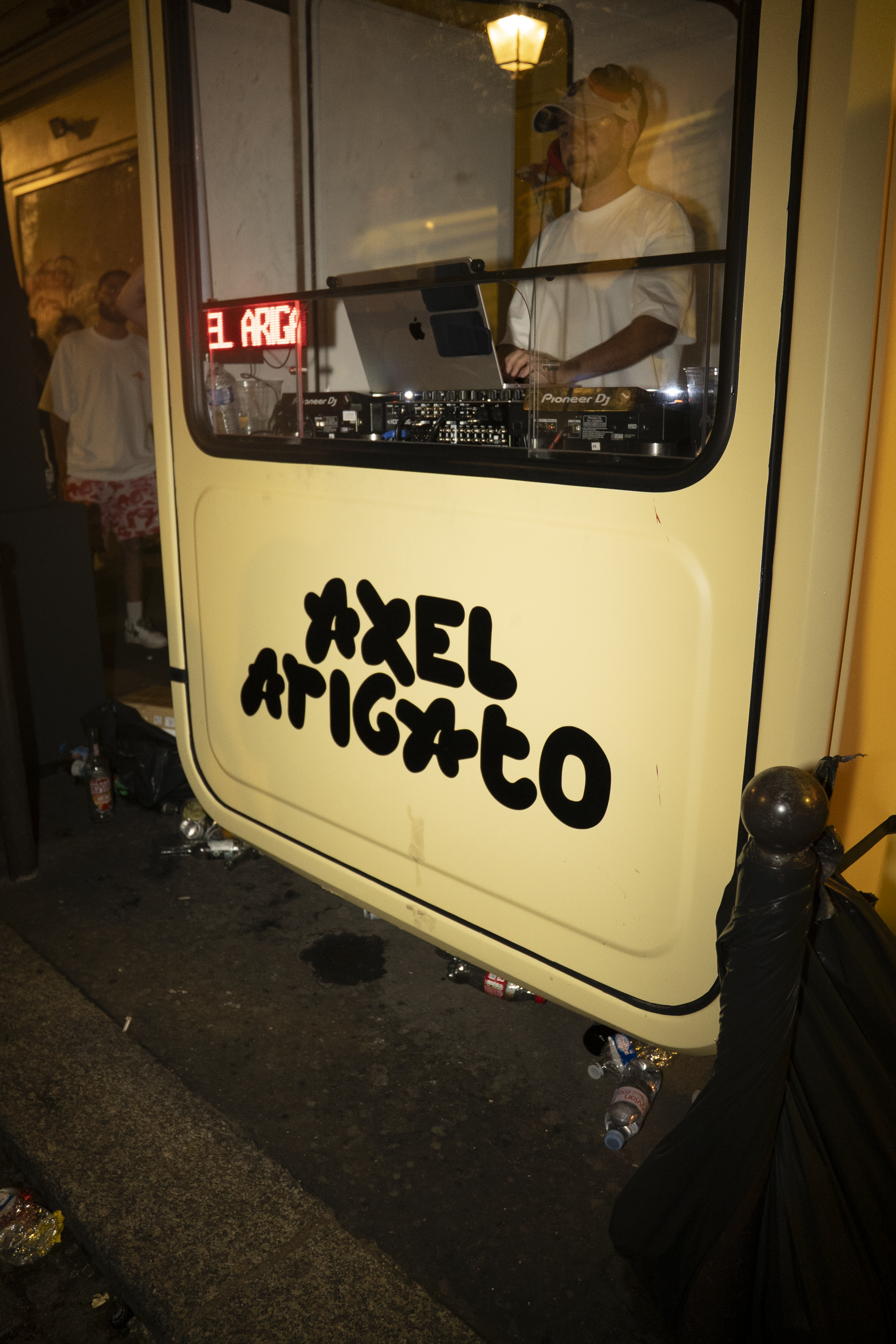 Axel Arigato 42